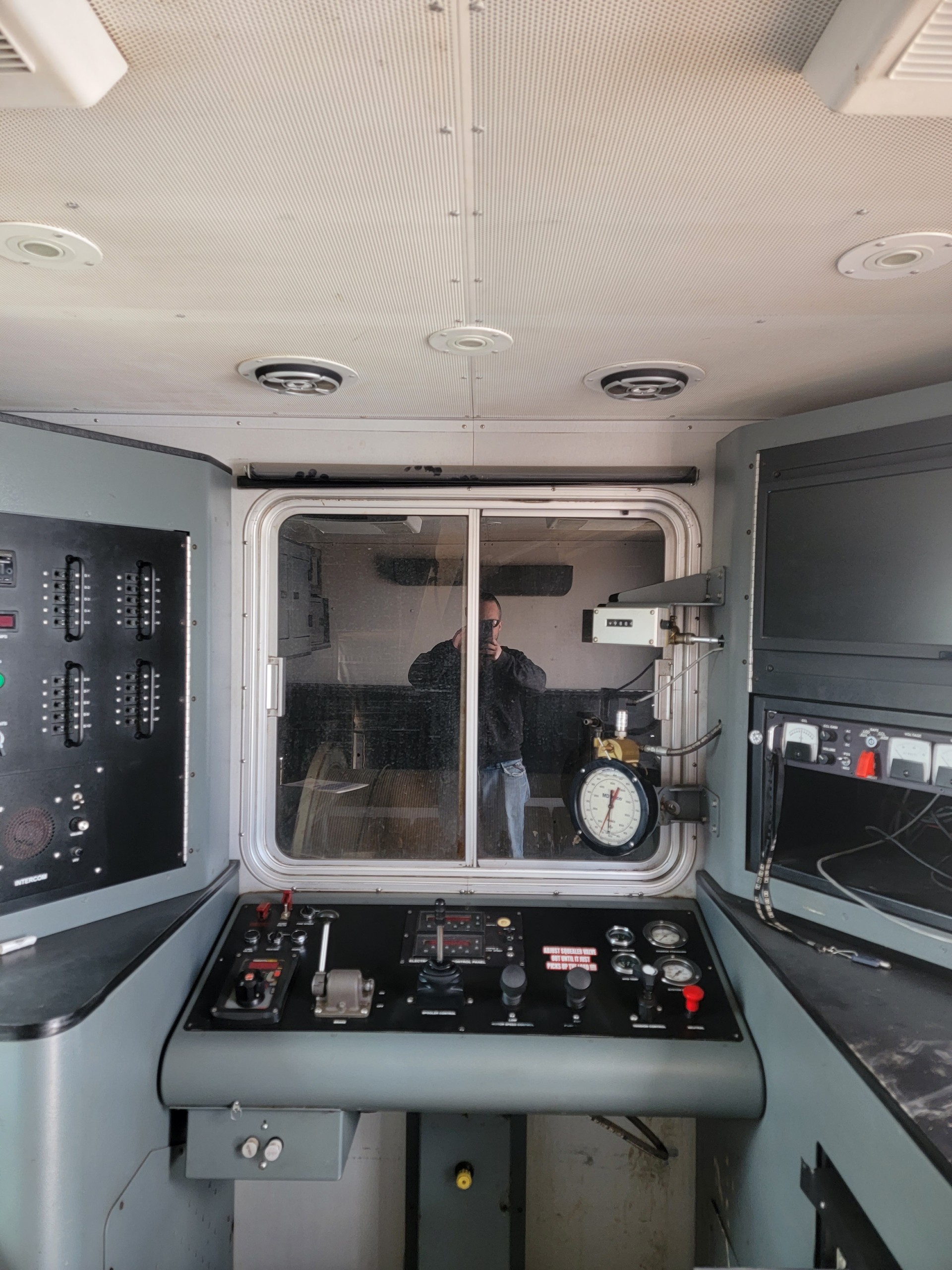 2013 Peterbuilt – White Wireline Truck #7