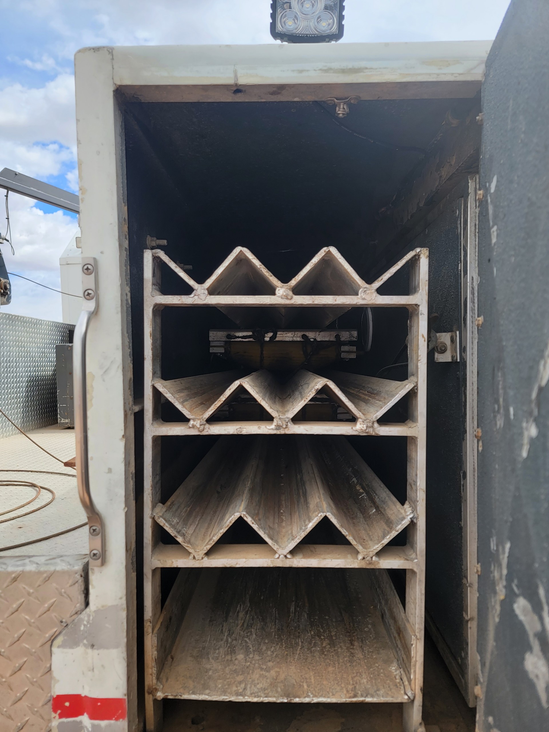 2013 Peterbuilt – White Wireline Truck #5