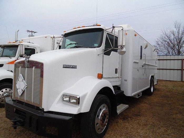 2000 Kenworth T800 Wireline #1