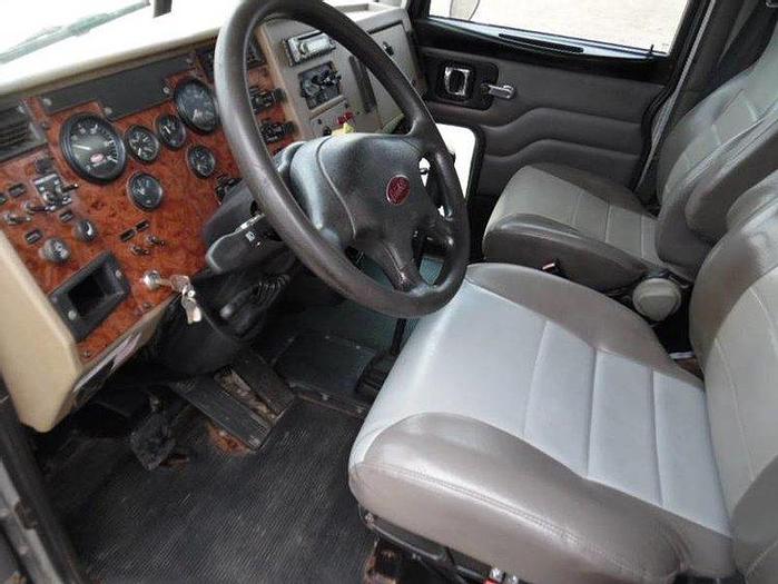 2000 Kenworth T800 Wireline #8