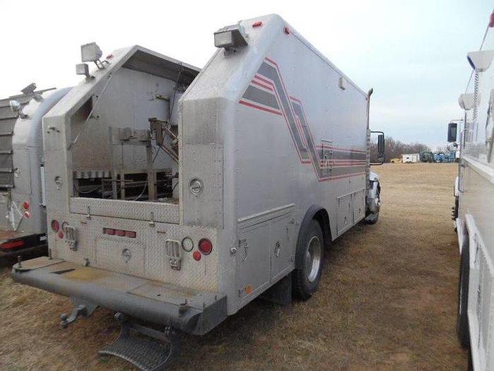2005 International 4300 Plugging Truck #5