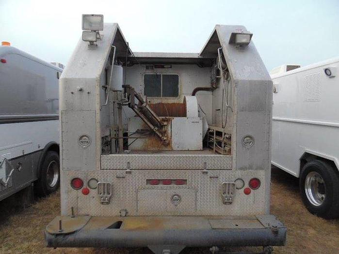 2005 International 4300 Plugging Truck #9