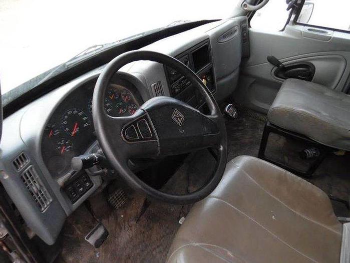 2005 International 4300 Plugging Truck #11