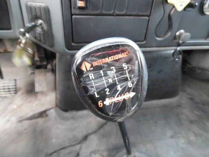 2005 International 4300 Plugging Truck #3