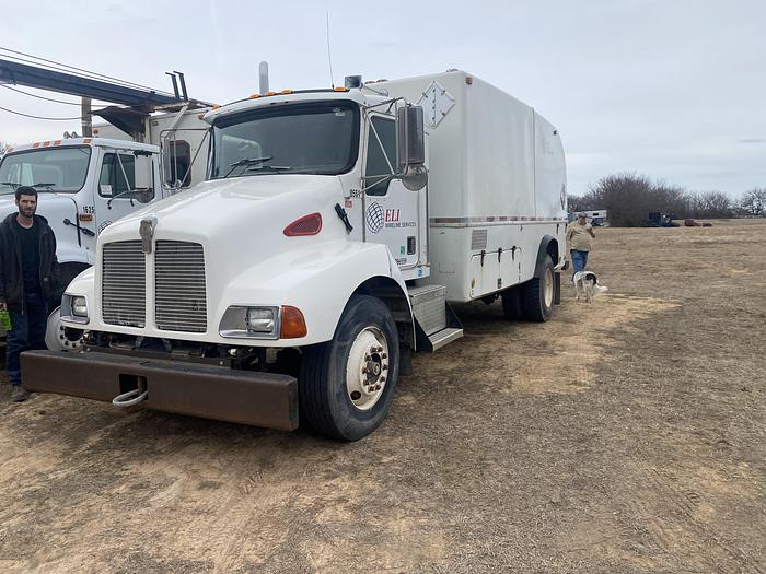 2000 Kenworth Fiberglass Wireline Truck #1